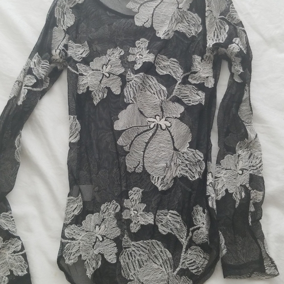 Fashion Nova Bodysuit Size S - Picture 4 of 7